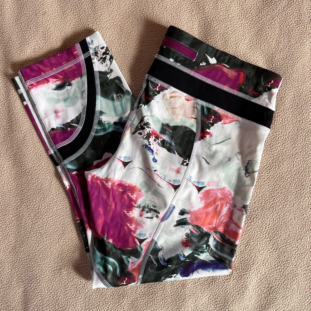 Lululemon women’s crop leggings size 8